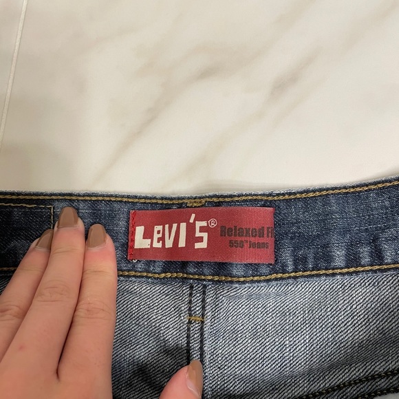 Aritzia Levi’s Relaxed Fit Shorts - Picture 3 of 4